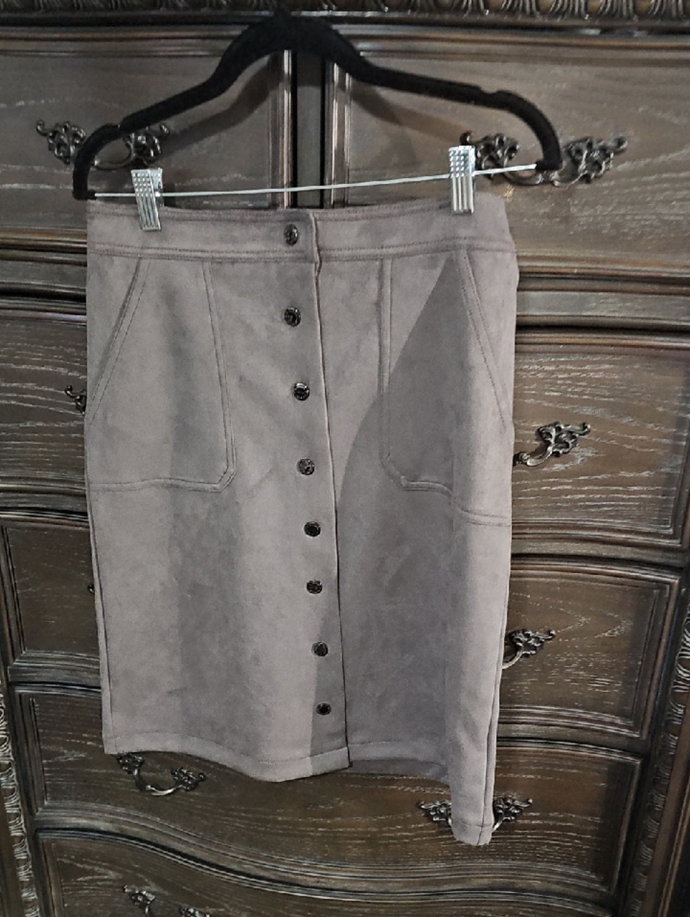 T Tahari Taupe Suede-Look Button Front Pencil Skirt